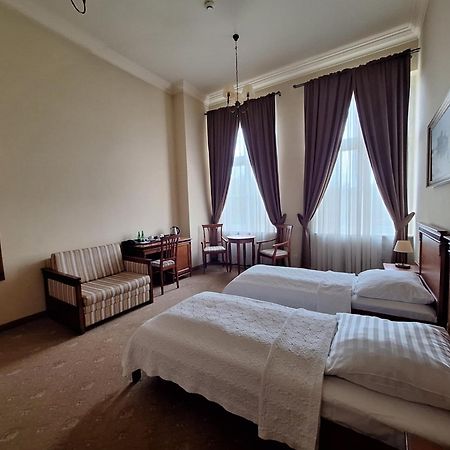 Zespol Palacowo-Parkowy W Ostromecku Ostromecko Bagian luar foto