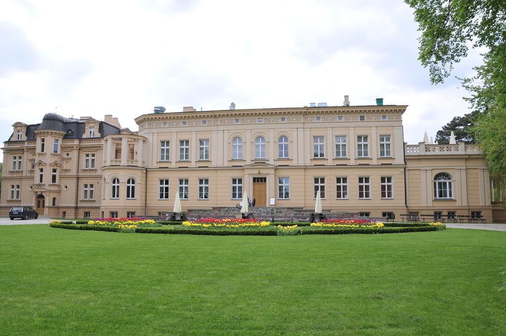 Zespol Palacowo-Parkowy W Ostromecku Ostromecko Bagian luar foto